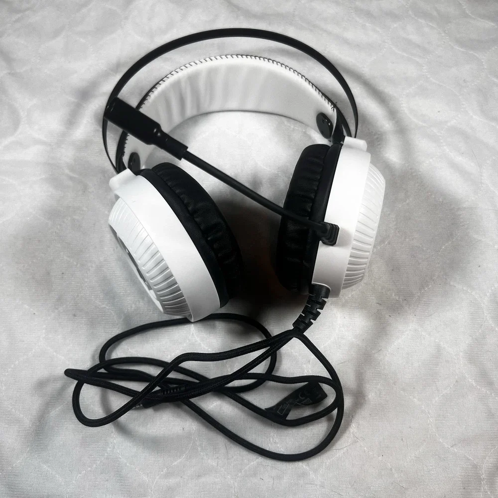 Bionik BNK Over Ear Gaming Headphones - White - TRRS 3.5mm Plug w/ Mic